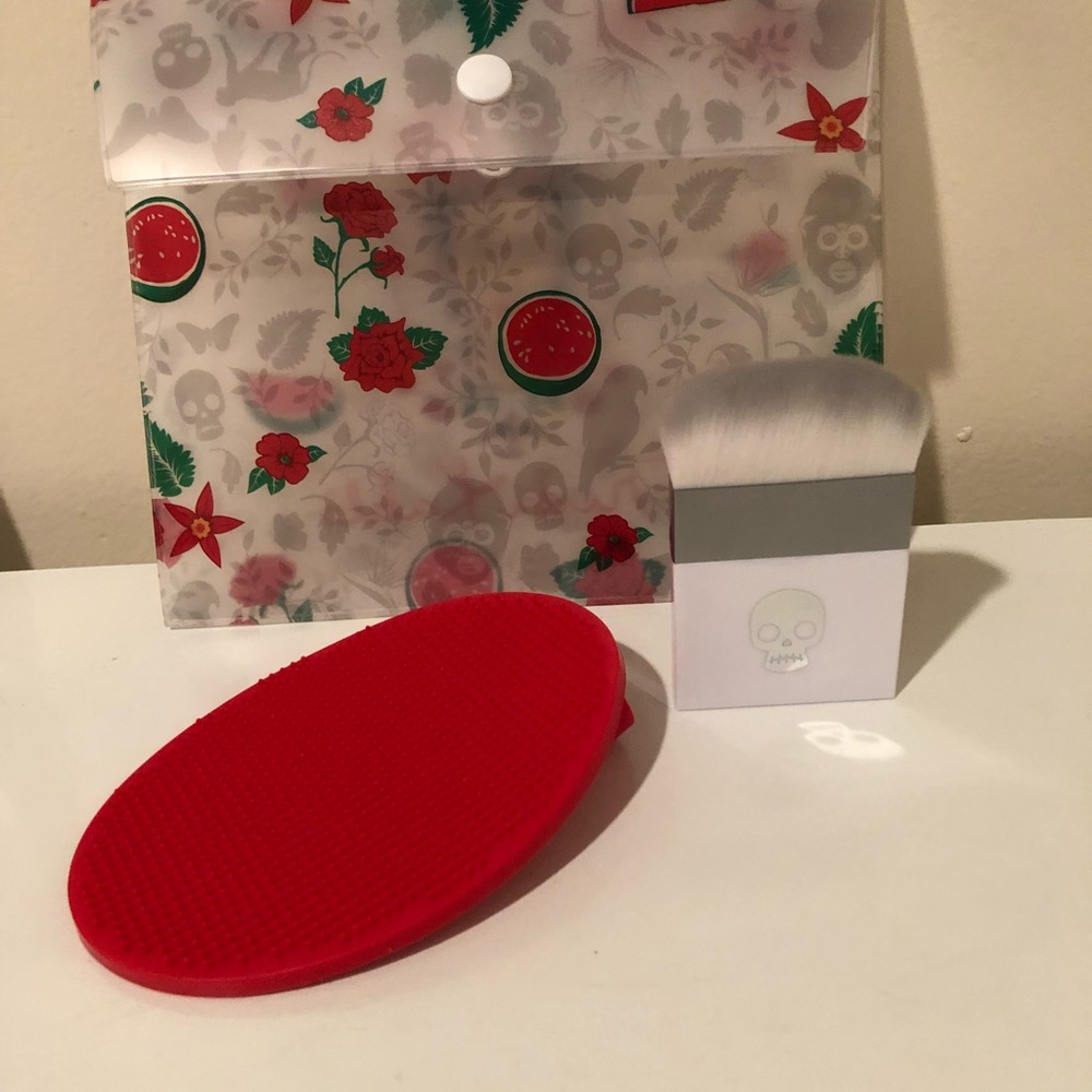 Frida Kahlo Contour Brush, Cleaner & Cosmetic Bag